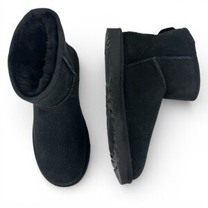 Ugg Mini II Ankle Boots Women 8 US 39 EU in Black